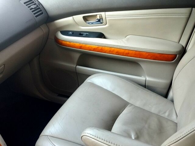 Черный Лексус РХ, объемом двигателя 3.5 л и пробегом 187 тыс. км за 11200 $, фото 3 на Automoto.ua