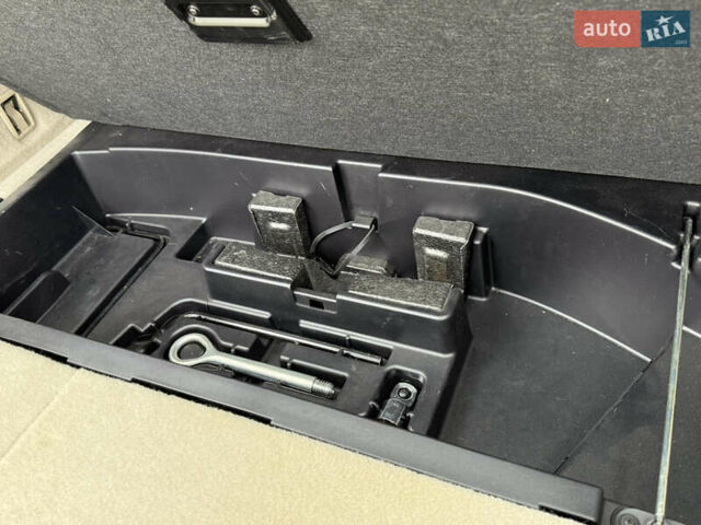 Черный Лексус РХ, объемом двигателя 3.46 л и пробегом 106 тыс. км за 12700 $, фото 44 на Automoto.ua