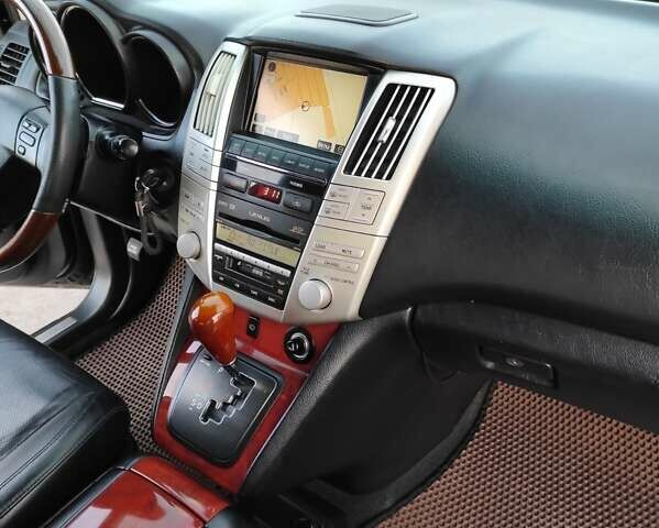 Черный Лексус РХ, объемом двигателя 3.5 л и пробегом 242 тыс. км за 10000 $, фото 16 на Automoto.ua