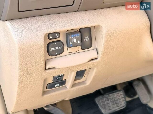 Черный Лексус РХ, объемом двигателя 3.5 л и пробегом 187 тыс. км за 11390 $, фото 23 на Automoto.ua
