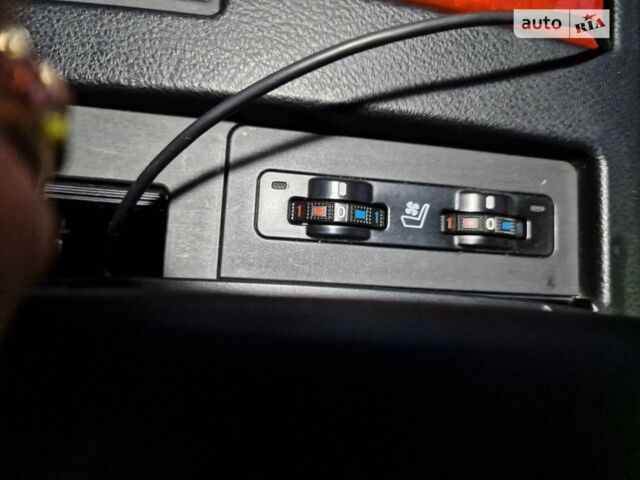 Чорний Лексус РХ, об'ємом двигуна 3.5 л та пробігом 210 тис. км за 18350 $, фото 30 на Automoto.ua