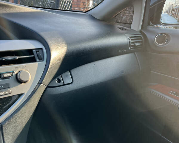 Черный Лексус РХ, объемом двигателя 3.46 л и пробегом 246 тыс. км за 15000 $, фото 26 на Automoto.ua