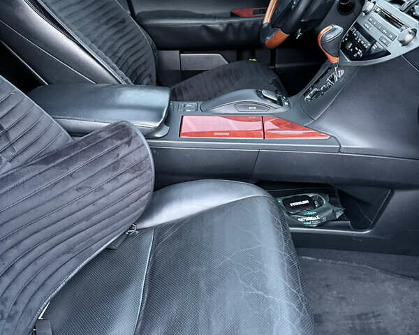 Черный Лексус РХ, объемом двигателя 3.46 л и пробегом 191 тыс. км за 18499 $, фото 12 на Automoto.ua