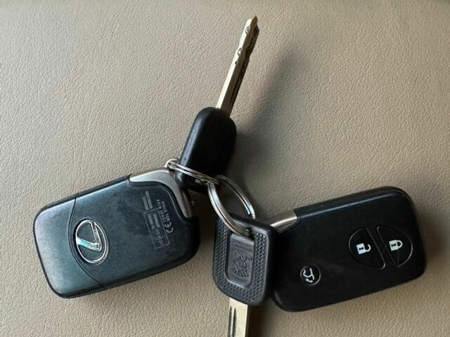 Чорний Лексус РХ, об'ємом двигуна 3.46 л та пробігом 285 тис. км за 14400 $, фото 31 на Automoto.ua