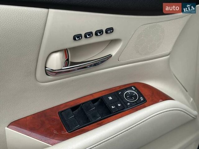 Чорний Лексус РХ, об'ємом двигуна 3.46 л та пробігом 326 тис. км за 15490 $, фото 20 на Automoto.ua