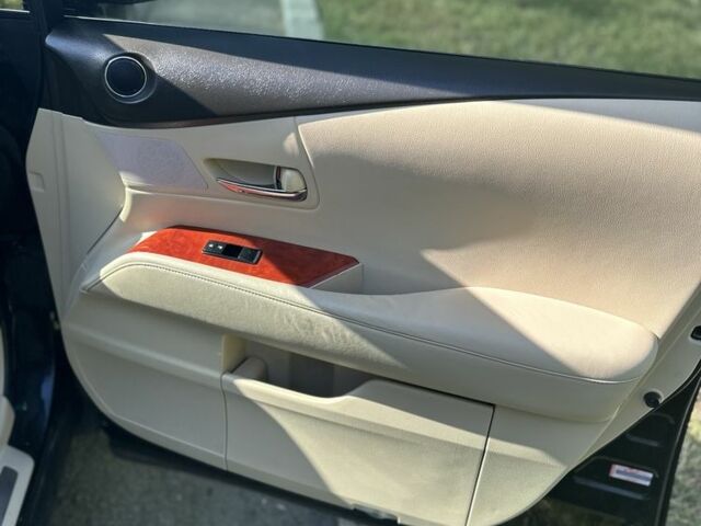 Черный Лексус РХ, объемом двигателя 3.5 л и пробегом 216 тыс. км за 12900 $, фото 14 на Automoto.ua