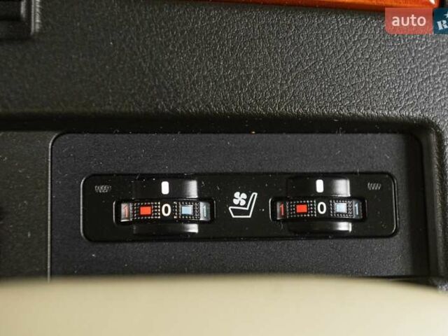 Черный Лексус РХ, объемом двигателя 3.46 л и пробегом 101 тыс. км за 16999 $, фото 45 на Automoto.ua