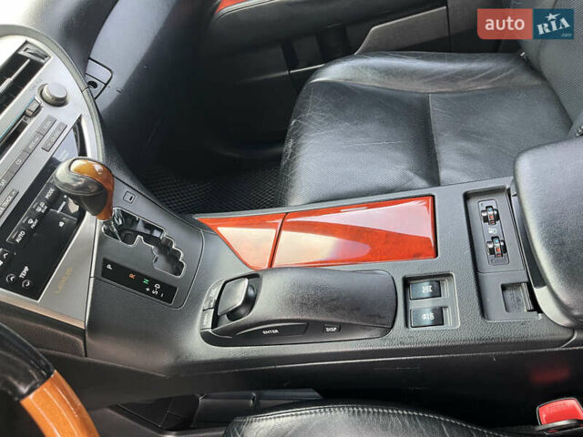 Черный Лексус РХ, объемом двигателя 3.46 л и пробегом 190 тыс. км за 14700 $, фото 19 на Automoto.ua
