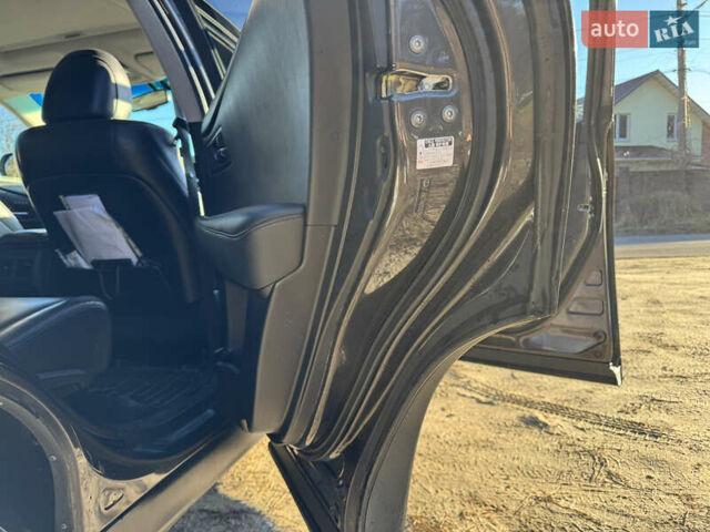 Черный Лексус РХ, объемом двигателя 3.46 л и пробегом 270 тыс. км за 16200 $, фото 2 на Automoto.ua