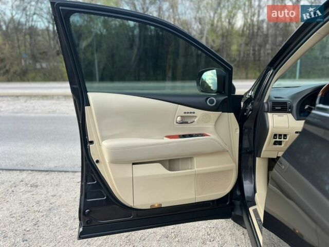 Черный Лексус РХ, объемом двигателя 3.46 л и пробегом 291 тыс. км за 16900 $, фото 16 на Automoto.ua