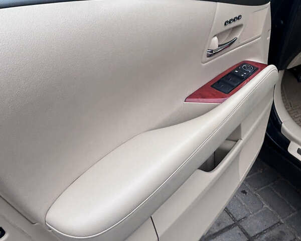 Черный Лексус РХ, объемом двигателя 3.46 л и пробегом 137 тыс. км за 20500 $, фото 6 на Automoto.ua