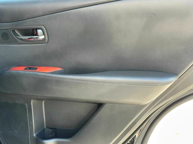 Черный Лексус РХ, объемом двигателя 0 л и пробегом 322 тыс. км за 14440 $, фото 17 на Automoto.ua