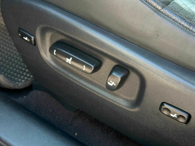 Черный Лексус РХ, объемом двигателя 0 л и пробегом 322 тыс. км за 14440 $, фото 12 на Automoto.ua