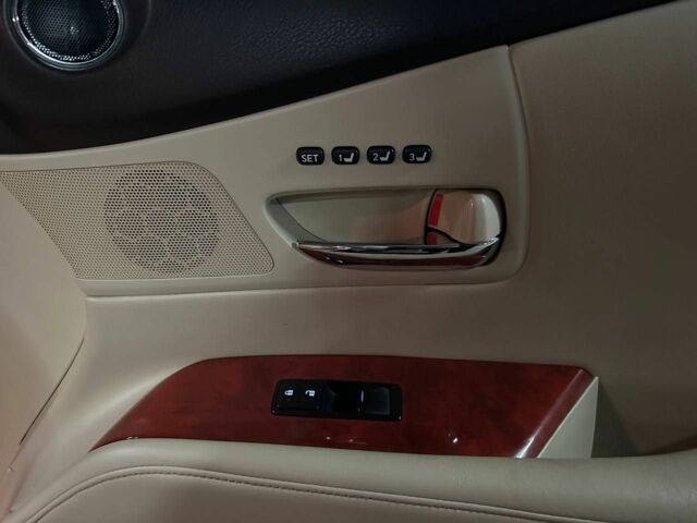 Черный Лексус РХ, объемом двигателя 3.5 л и пробегом 173 тыс. км за 16700 $, фото 21 на Automoto.ua