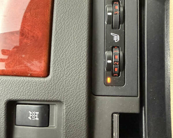 Черный Лексус РХ, объемом двигателя 3.5 л и пробегом 186 тыс. км за 18900 $, фото 22 на Automoto.ua