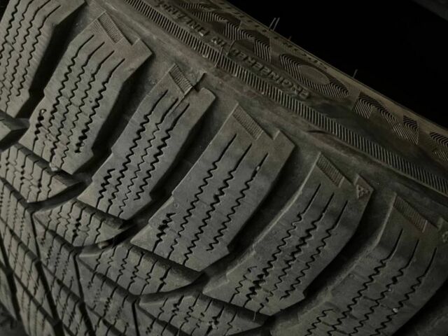 Чорний Лексус РХ, об'ємом двигуна 3.5 л та пробігом 245 тис. км за 16000 $, фото 11 на Automoto.ua