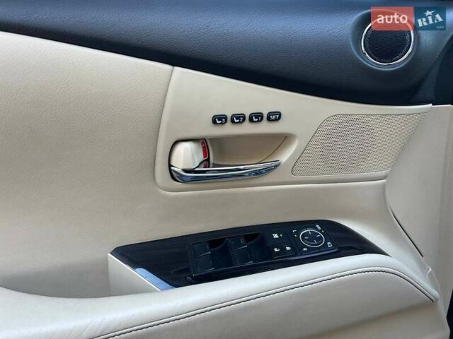 Черный Лексус РХ, объемом двигателя 2.67 л и пробегом 178 тыс. км за 18500 $, фото 22 на Automoto.ua
