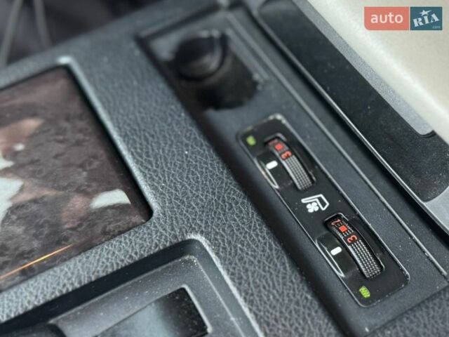 Черный Лексус РХ, объемом двигателя 3.46 л и пробегом 179 тыс. км за 15850 $, фото 13 на Automoto.ua