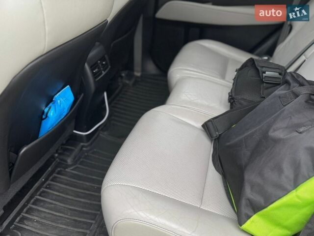 Черный Лексус РХ, объемом двигателя 3.46 л и пробегом 179 тыс. км за 15850 $, фото 15 на Automoto.ua