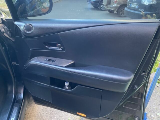 Черный Лексус РХ, объемом двигателя 3.5 л и пробегом 224 тыс. км за 19500 $, фото 10 на Automoto.ua