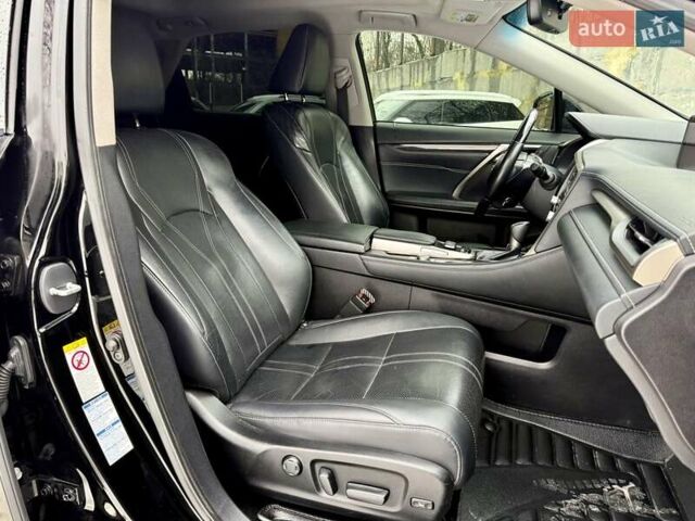 Черный Лексус РХ, объемом двигателя 3.46 л и пробегом 213 тыс. км за 28000 $, фото 12 на Automoto.ua