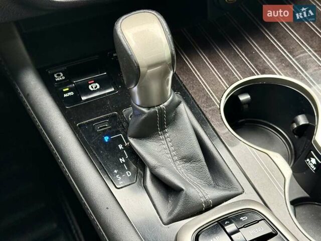 Черный Лексус РХ, объемом двигателя 3.46 л и пробегом 213 тыс. км за 28000 $, фото 22 на Automoto.ua