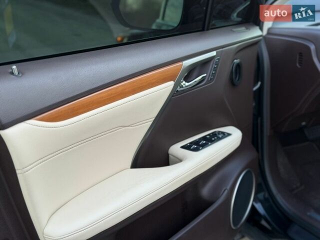 Черный Лексус РХ, объемом двигателя 3.46 л и пробегом 192 тыс. км за 31200 $, фото 19 на Automoto.ua
