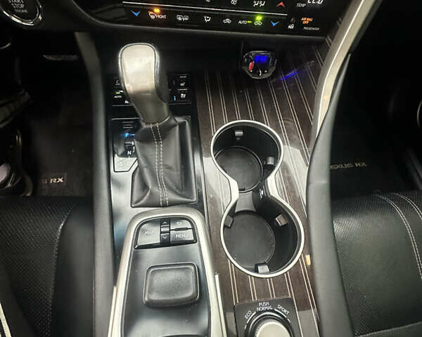 Черный Лексус РХ, объемом двигателя 3.46 л и пробегом 202 тыс. км за 28000 $, фото 20 на Automoto.ua