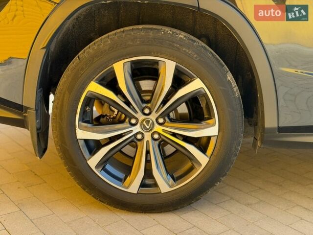 Черный Лексус РХ, объемом двигателя 2 л и пробегом 132 тыс. км за 32500 $, фото 10 на Automoto.ua