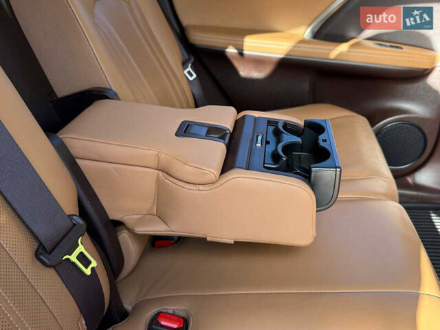Чорний Лексус РХ, об'ємом двигуна 2 л та пробігом 90 тис. км за 31900 $, фото 58 на Automoto.ua