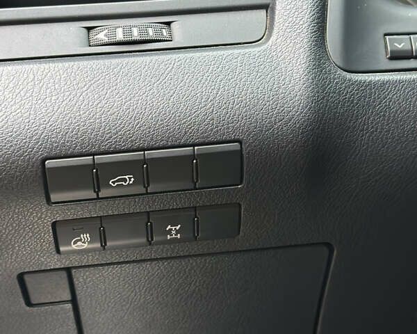 Черный Лексус РХ, объемом двигателя 2 л и пробегом 87 тыс. км за 35300 $, фото 16 на Automoto.ua