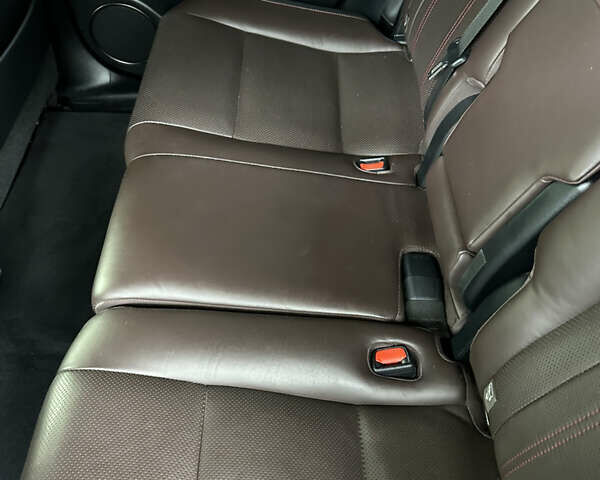 Черный Лексус РХ, объемом двигателя 2 л и пробегом 87 тыс. км за 35300 $, фото 49 на Automoto.ua