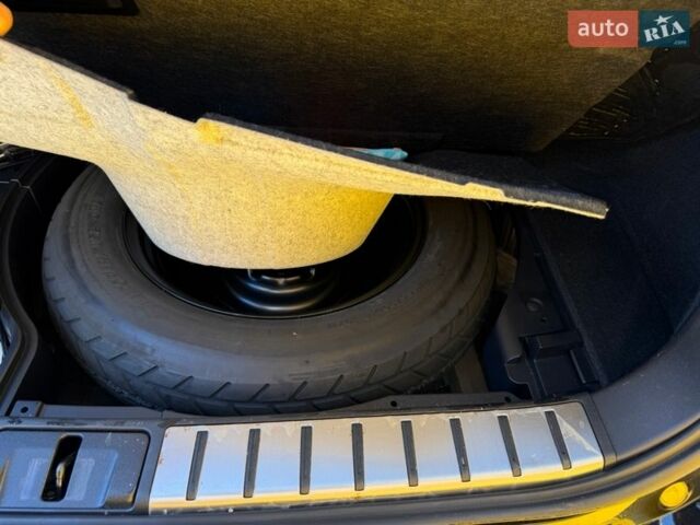 Черный Лексус РХ, объемом двигателя 2 л и пробегом 132 тыс. км за 32500 $, фото 12 на Automoto.ua