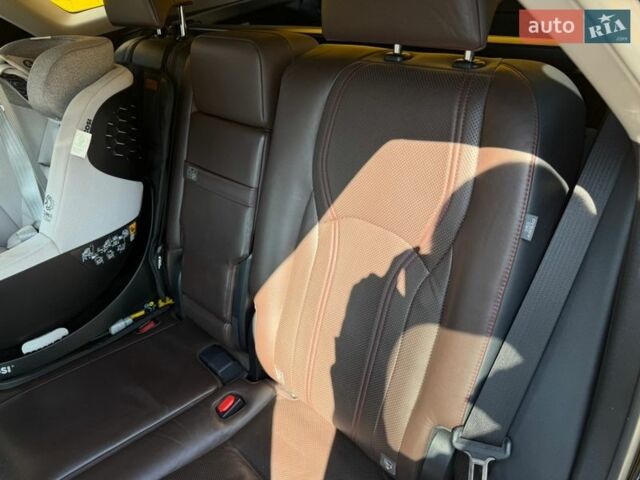 Черный Лексус РХ, объемом двигателя 2 л и пробегом 132 тыс. км за 32500 $, фото 17 на Automoto.ua