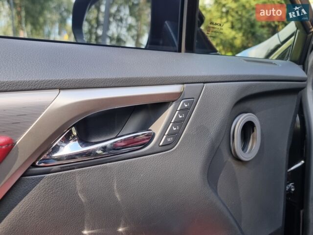 Чорний Лексус РХ, об'ємом двигуна 3.46 л та пробігом 105 тис. км за 29900 $, фото 41 на Automoto.ua