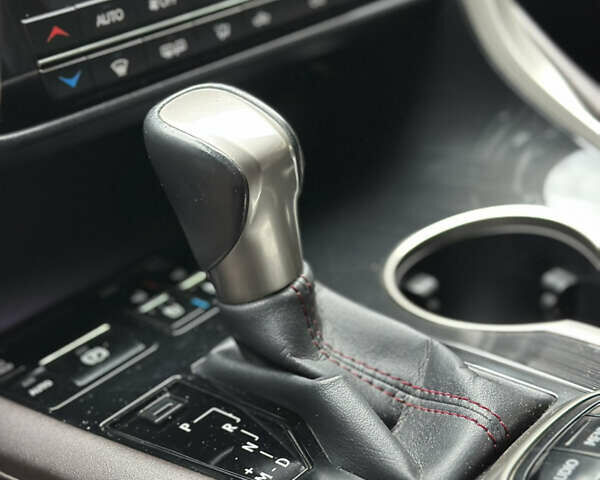 Черный Лексус РХ, объемом двигателя 2 л и пробегом 87 тыс. км за 35300 $, фото 60 на Automoto.ua