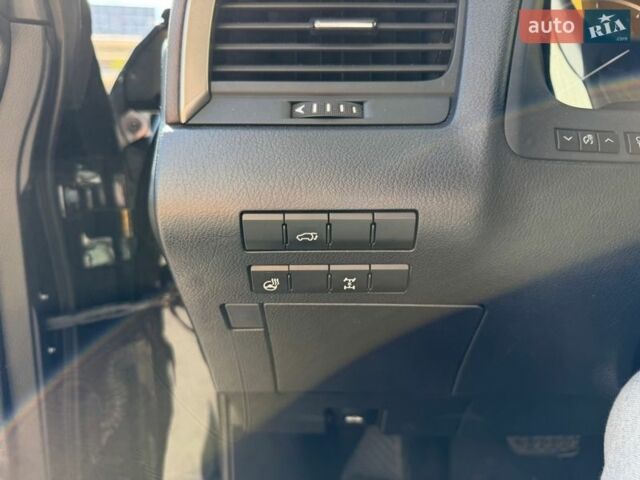 Черный Лексус РХ, объемом двигателя 2 л и пробегом 132 тыс. км за 32500 $, фото 22 на Automoto.ua