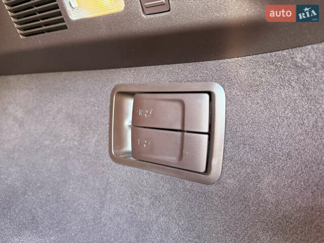 Чорний Лексус РХ, об'ємом двигуна 2 л та пробігом 89 тис. км за 33500 $, фото 62 на Automoto.ua