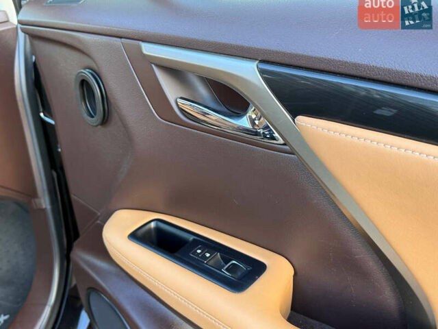 Чорний Лексус РХ, об'ємом двигуна 2 л та пробігом 92 тис. км за 31000 $, фото 47 на Automoto.ua