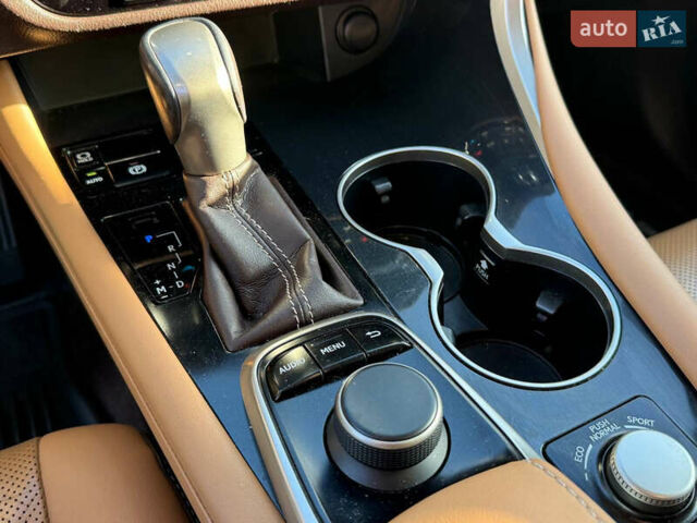 Чорний Лексус РХ, об'ємом двигуна 2 л та пробігом 90 тис. км за 31900 $, фото 83 на Automoto.ua