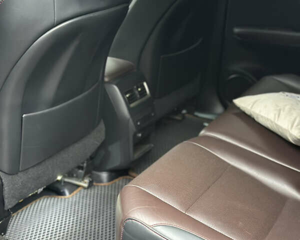 Черный Лексус РХ, объемом двигателя 2 л и пробегом 87 тыс. км за 35300 $, фото 19 на Automoto.ua