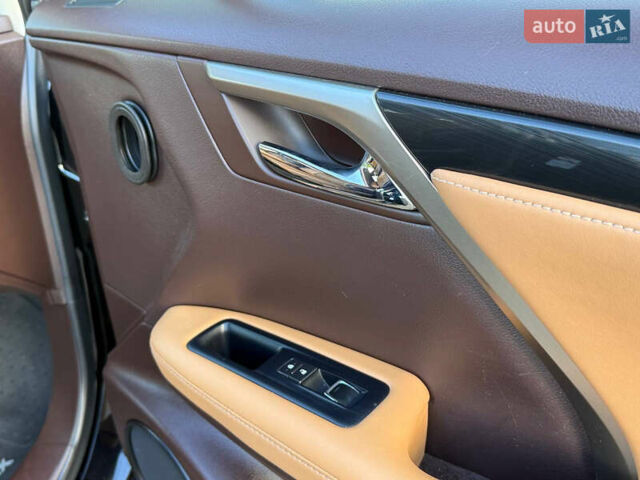 Чорний Лексус РХ, об'ємом двигуна 2 л та пробігом 90 тис. км за 31900 $, фото 49 на Automoto.ua