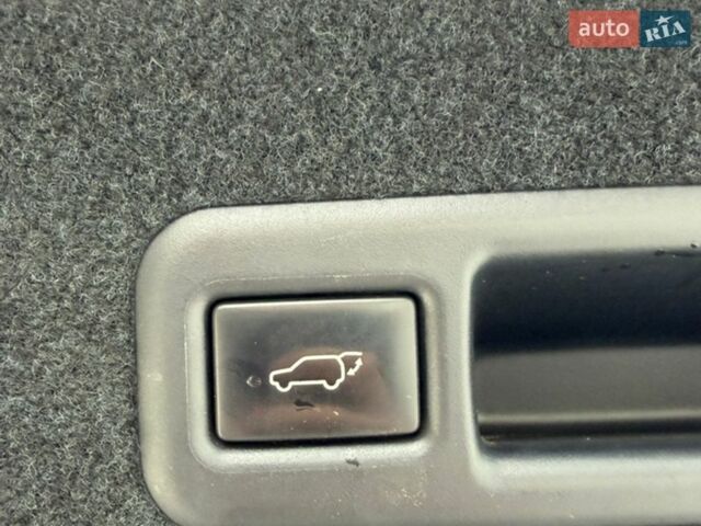 Черный Лексус РХ, объемом двигателя 3.46 л и пробегом 75 тыс. км за 44900 $, фото 36 на Automoto.ua