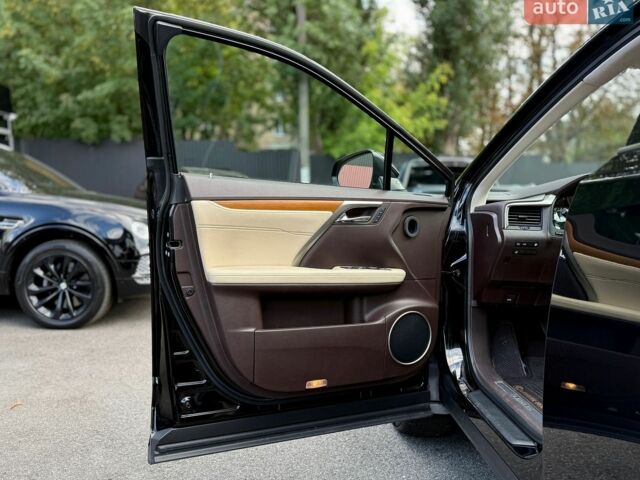 Черный Лексус РХ, объемом двигателя 3.46 л и пробегом 217 тыс. км за 31900 $, фото 9 на Automoto.ua