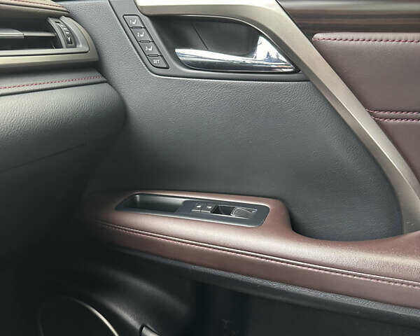 Черный Лексус РХ, объемом двигателя 2 л и пробегом 163 тыс. км за 31000 $, фото 28 на Automoto.ua