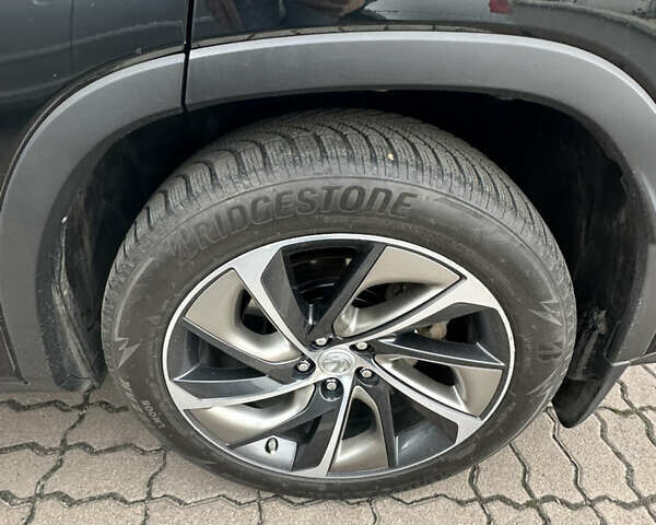 Черный Лексус РХ, объемом двигателя 2 л и пробегом 163 тыс. км за 31000 $, фото 24 на Automoto.ua