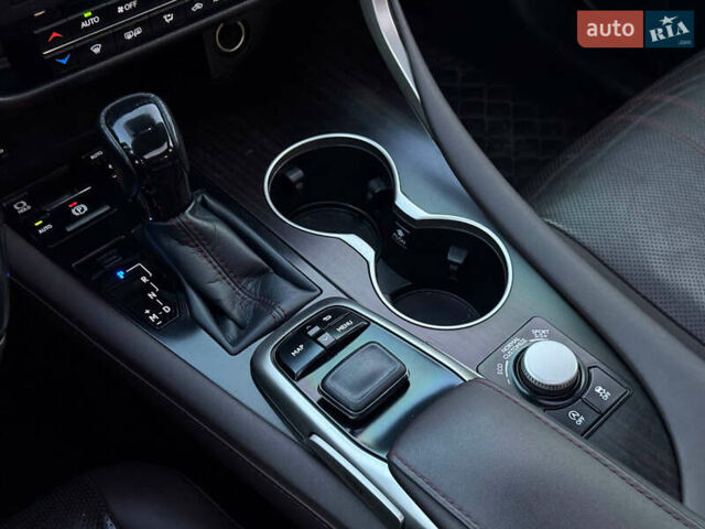 Чорний Лексус РХ, об'ємом двигуна 2 л та пробігом 162 тис. км за 26800 $, фото 18 на Automoto.ua