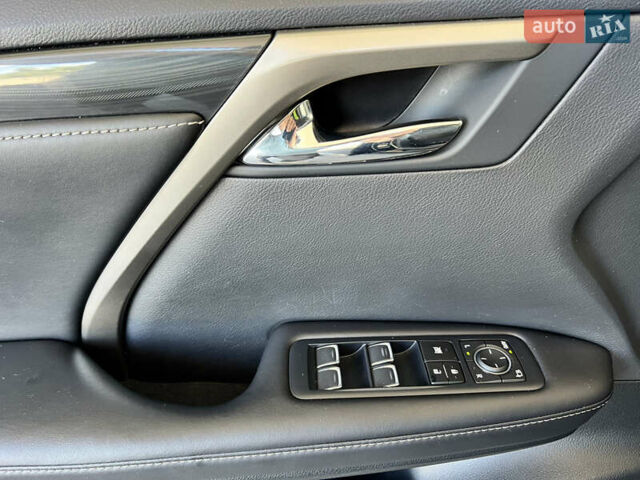 Черный Лексус РХ, объемом двигателя 2 л и пробегом 76 тыс. км за 32999 $, фото 10 на Automoto.ua