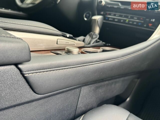 Черный Лексус РХ, объемом двигателя 3.46 л и пробегом 127 тыс. км за 35900 $, фото 134 на Automoto.ua
