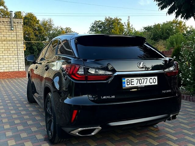 Чорний Лексус РХ, об'ємом двигуна 2 л та пробігом 135 тис. км за 36700 $, фото 1 на Automoto.ua